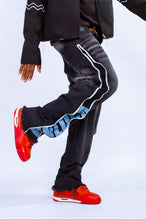 Load image into Gallery viewer, Flared Heritage Black Jeans